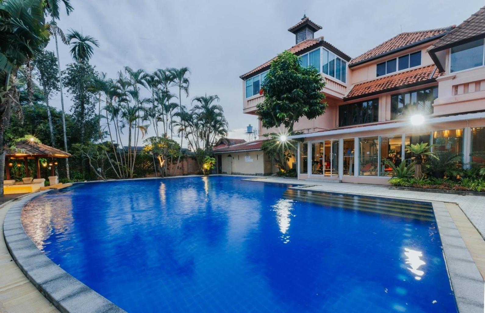 Sheik Istana Hotel Chiangmal Chiang Mai Zewnętrze zdjęcie